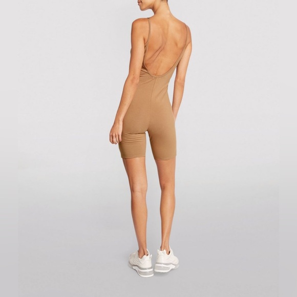 GOOD AMERICAN STRAPPY SCOOP BIKER JUMPSUIT Size XS Camel Brown Q468 - Picture 3 of 7